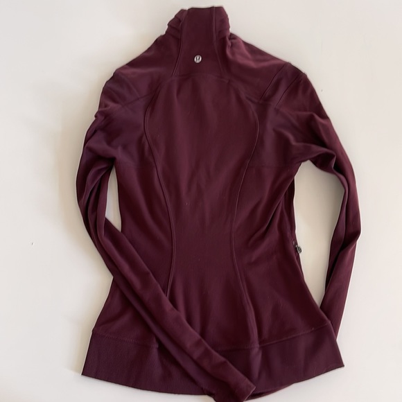 Fitted size 4 lululemon sweater - Picture 2 of 2